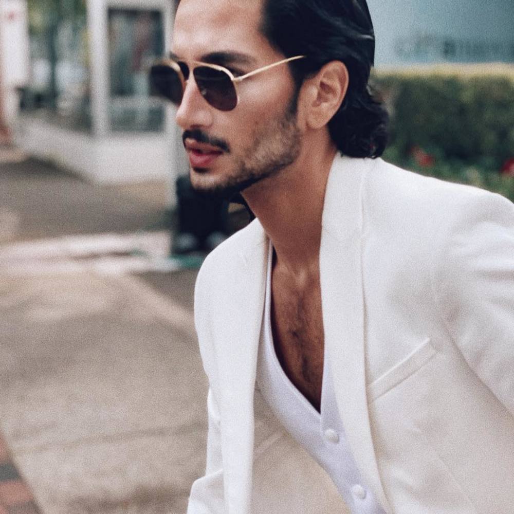 Meet your Posher, Guy